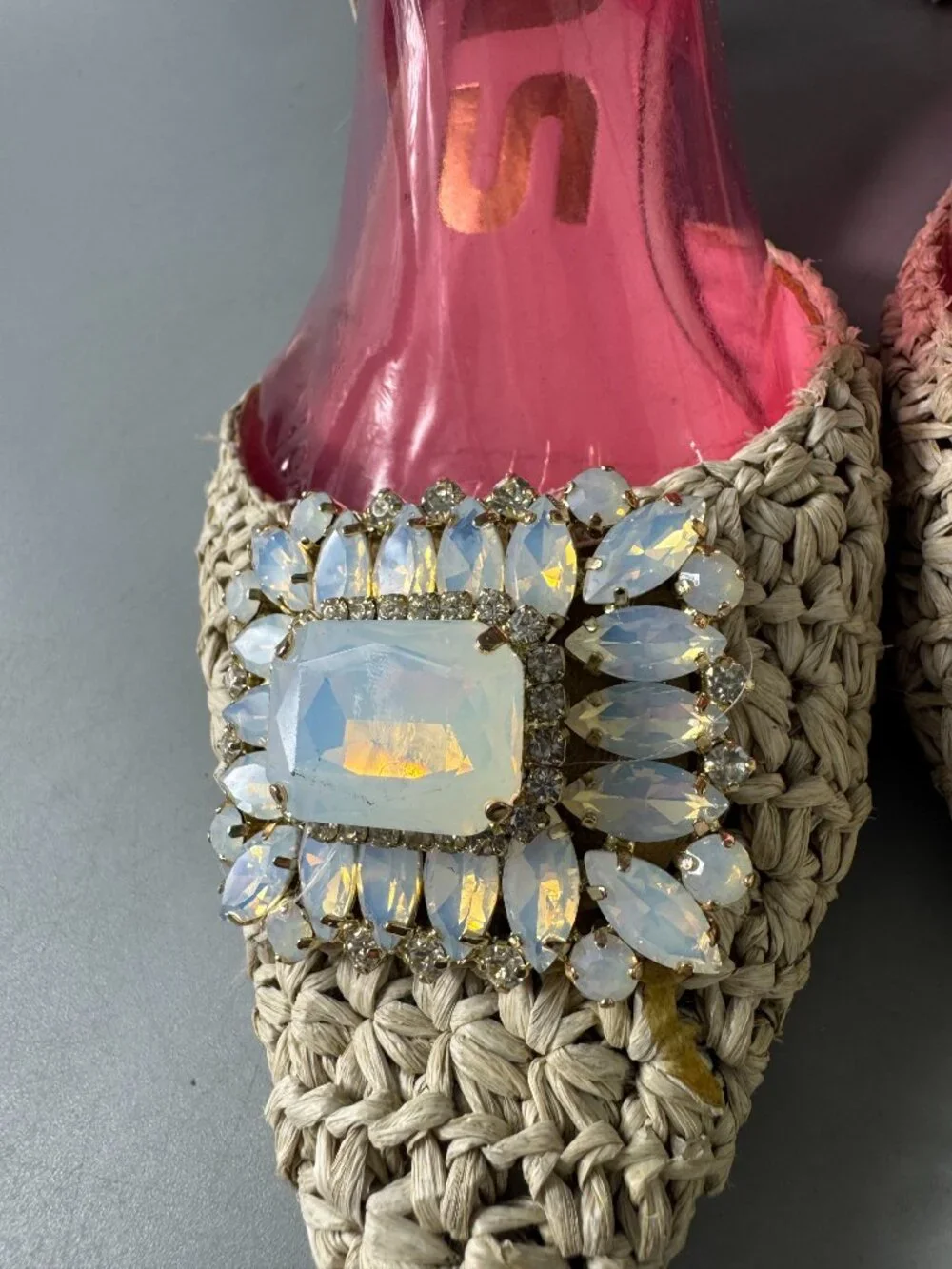 RAS BEIGE RAFFIA PUMP WITH ORNAMENT, Size 37.5